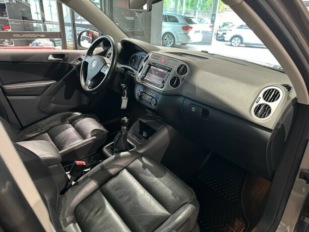 volkswagen-tiguan-diesel-2010-big-19