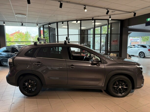 suzuki-sx4-s-cross-elektrisitetbensin-2024-big-9