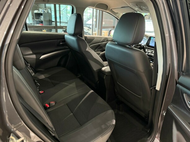 suzuki-sx4-s-cross-elektrisitetbensin-2024-big-13
