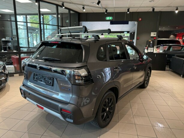 suzuki-sx4-s-cross-elektrisitetbensin-2024-big-4