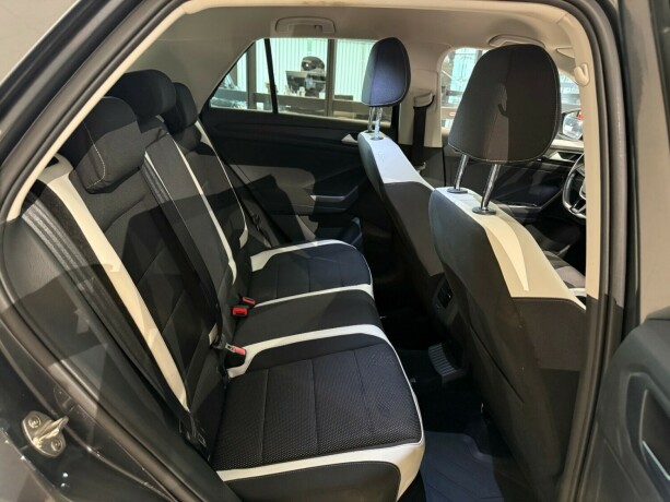 volkswagen-t-roc-bensin-2018-big-16