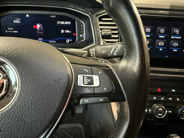 volkswagen-t-roc-bensin-2018-big-21