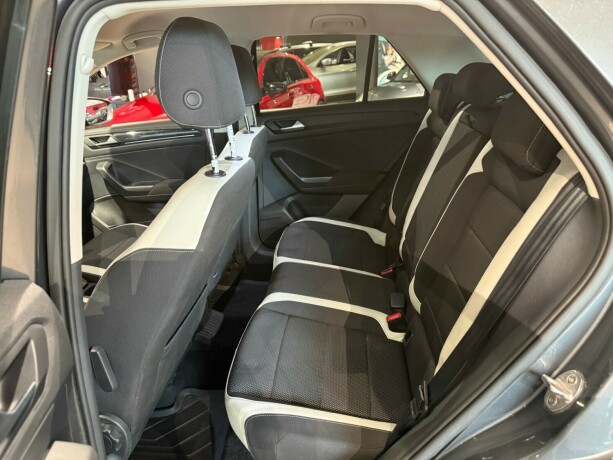 volkswagen-t-roc-bensin-2018-big-9