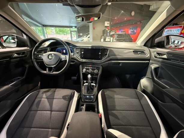 volkswagen-t-roc-bensin-2018-big-13