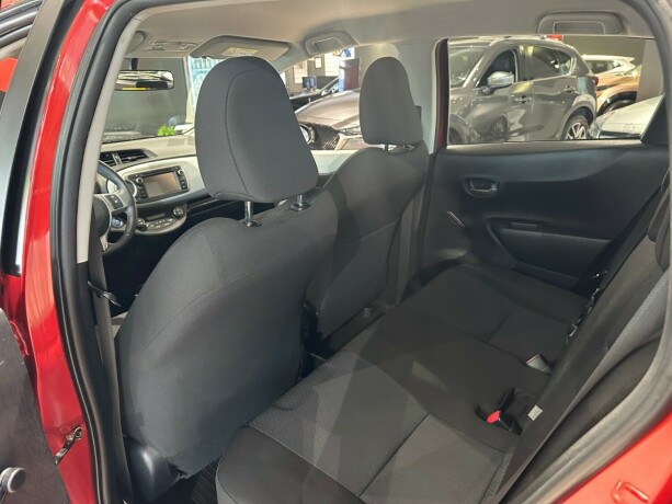 toyota-yaris-elektrisitetbensin-2014-big-8