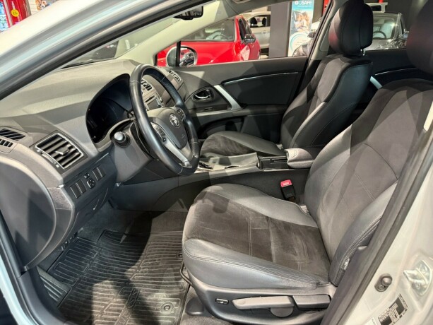 toyota-avensis-bensin-2014-big-10