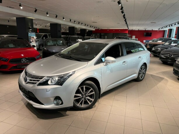 toyota-avensis-bensin-2014-big-4