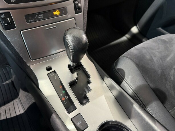 toyota-avensis-bensin-2014-big-18