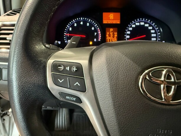 toyota-avensis-bensin-2014-big-25