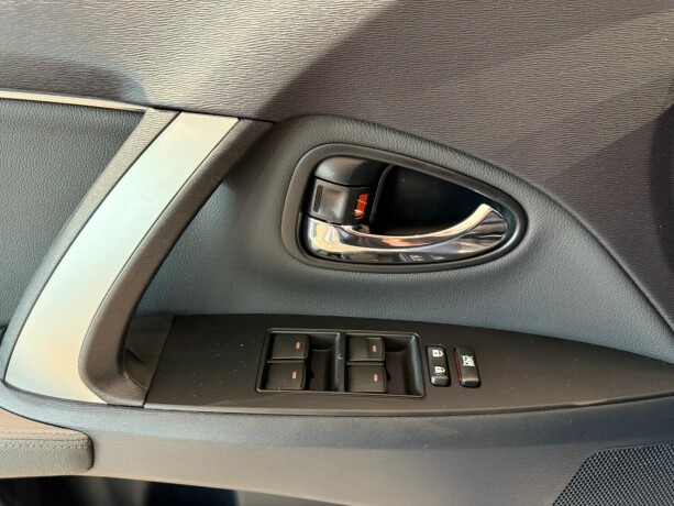 toyota-avensis-bensin-2014-big-22