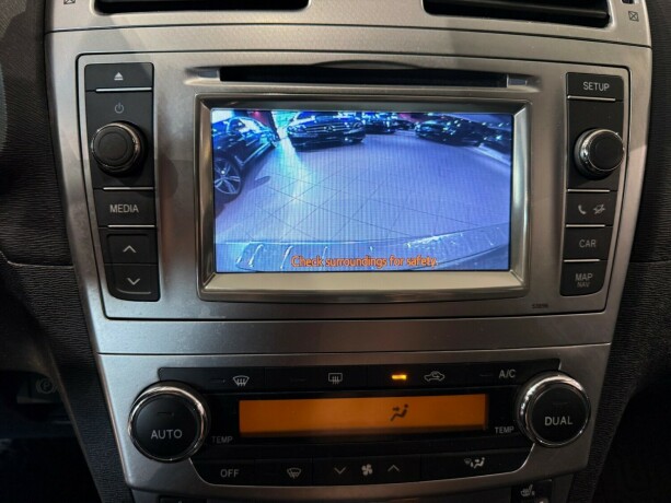 toyota-avensis-bensin-2014-big-21