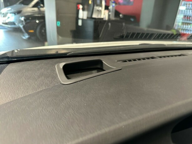 toyota-prius-bensin-2013-big-24