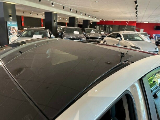 toyota-prius-bensin-2013-big-30