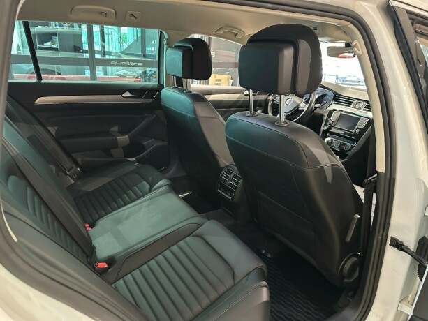 volkswagen-passat-diesel-2017-big-13