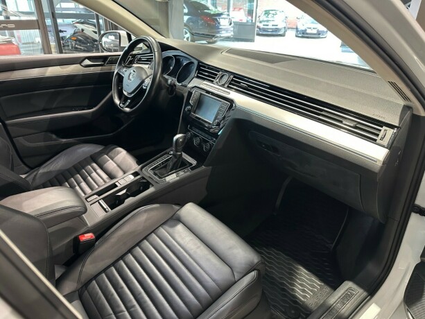 volkswagen-passat-diesel-2017-big-17