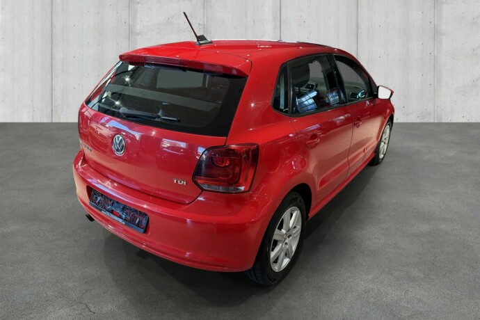 volkswagen-polo-diesel-2011-big-7