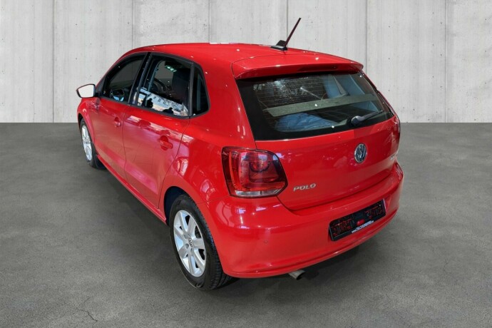 volkswagen-polo-diesel-2011-big-4