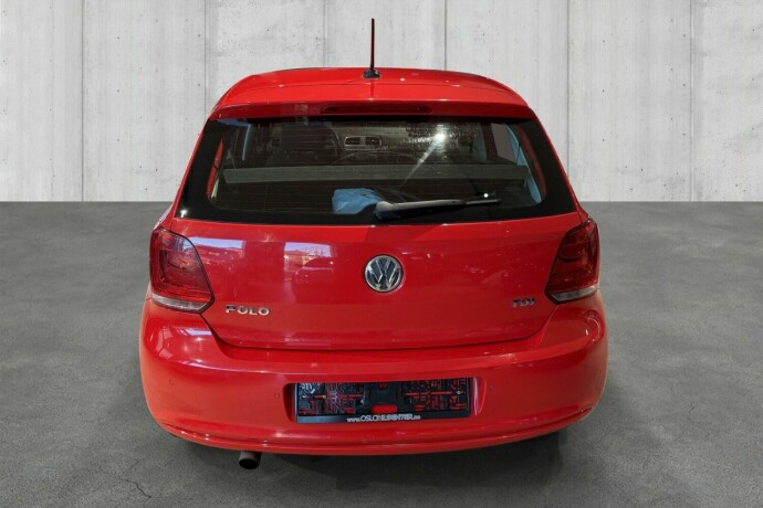 volkswagen-polo-diesel-2011-big-6