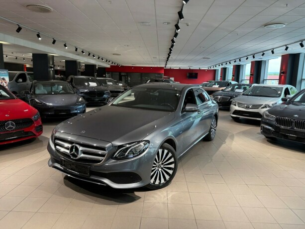 mercedes-benz-e-klasse-elektrisitetbensin-2018-big-0