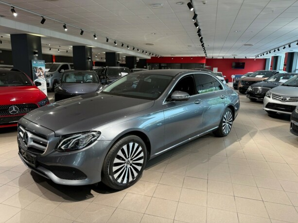 mercedes-benz-e-klasse-elektrisitetbensin-2018-big-3