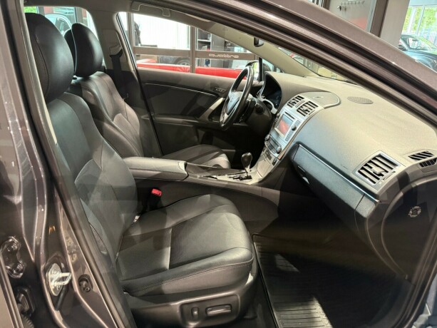 toyota-avensis-bensin-2014-big-20