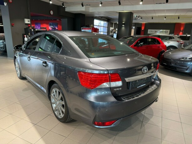 toyota-avensis-bensin-2014-big-4