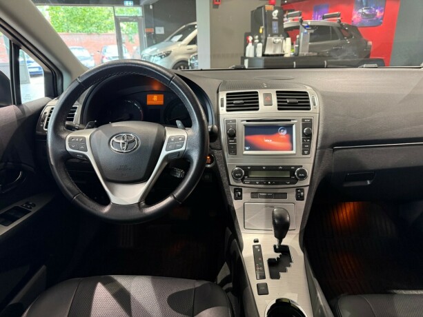 toyota-avensis-bensin-2014-big-12