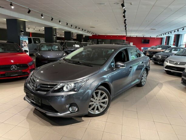 toyota-avensis-bensin-2014-big-2