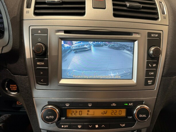 toyota-avensis-bensin-2014-big-23