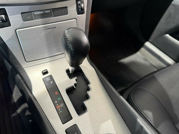 toyota-avensis-bensin-2014-big-19