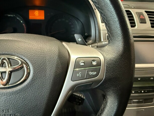 toyota-avensis-bensin-2014-big-21