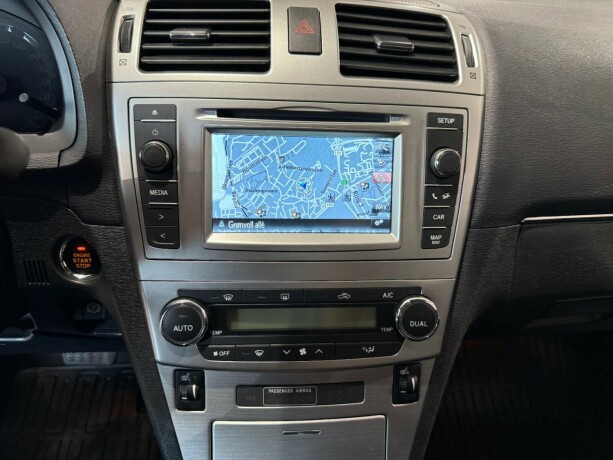 toyota-avensis-bensin-2014-big-18