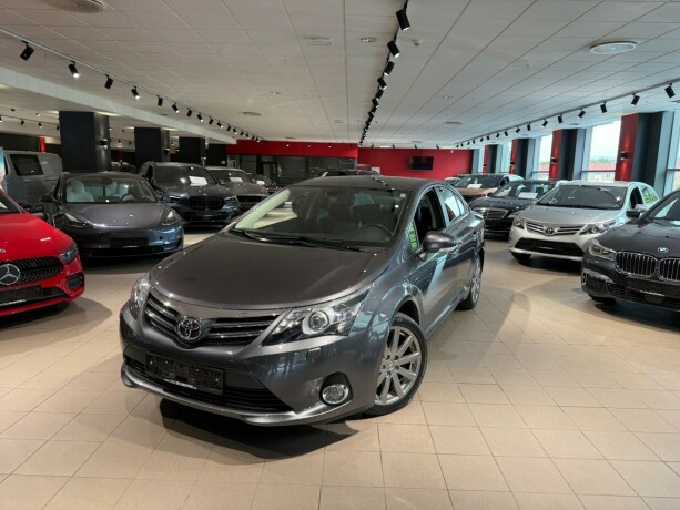 toyota-avensis-bensin-2014-big-0