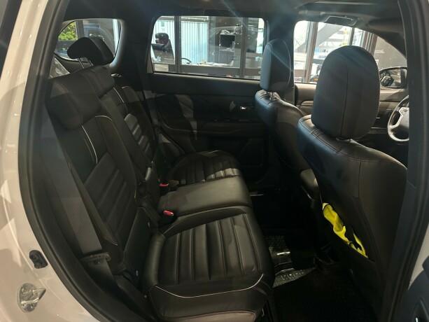 mitsubishi-outlander-elektrisitetbensin-2018-big-14