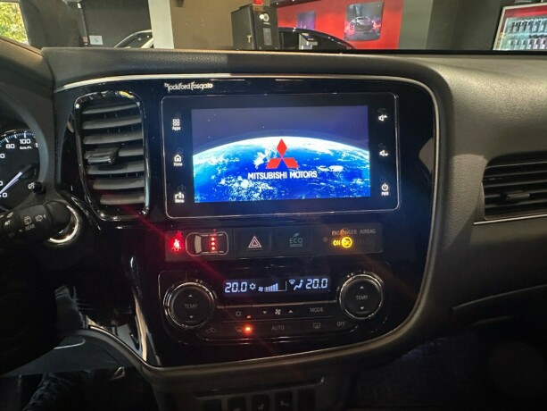 mitsubishi-outlander-elektrisitetbensin-2018-big-21