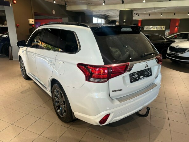 mitsubishi-outlander-elektrisitetbensin-2018-big-4