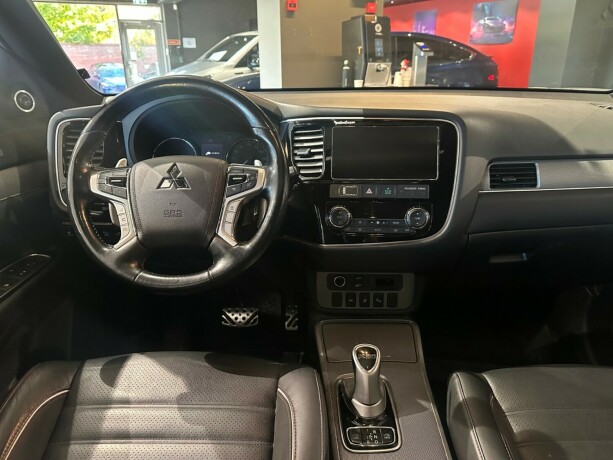mitsubishi-outlander-elektrisitetbensin-2018-big-16