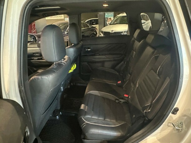 mitsubishi-outlander-elektrisitetbensin-2018-big-13
