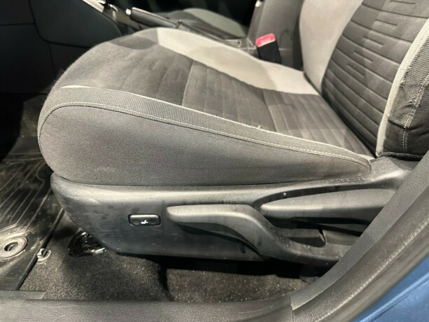 toyota-auris-elektrisitetbensin-2015-big-27