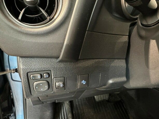 toyota-auris-elektrisitetbensin-2015-big-23