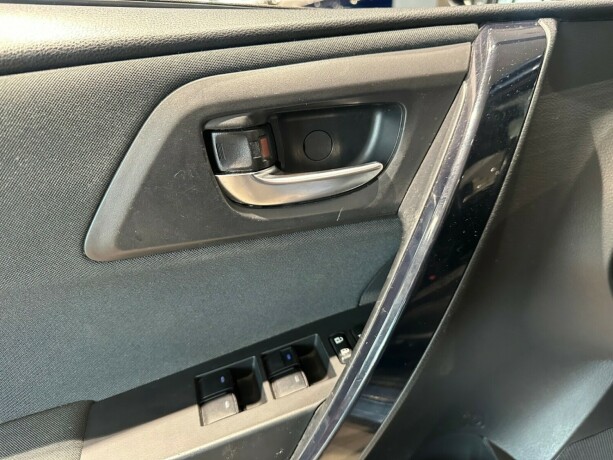 toyota-auris-elektrisitetbensin-2015-big-28