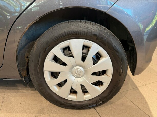 toyota-yaris-bensin-2013-big-27