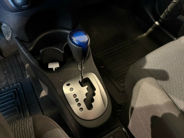 toyota-yaris-bensin-2013-big-19