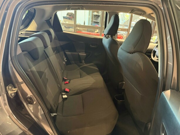 toyota-yaris-bensin-2013-big-16