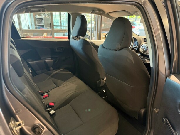 toyota-yaris-bensin-2013-big-17