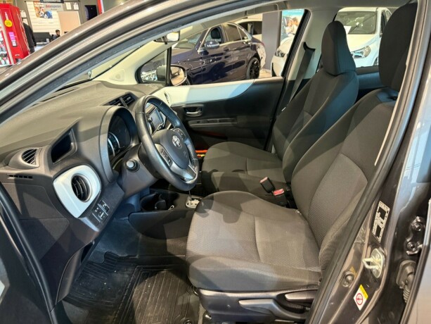 toyota-yaris-bensin-2013-big-11