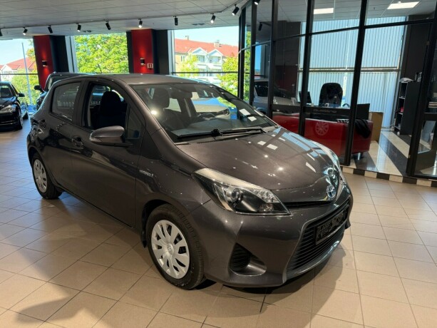 toyota-yaris-bensin-2013-big-6