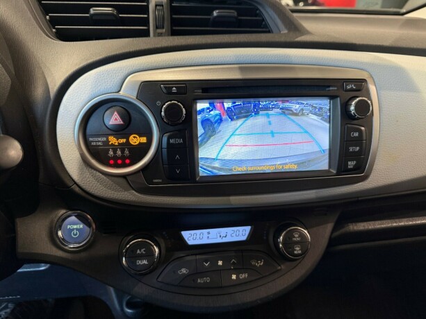 toyota-yaris-bensin-2013-big-23