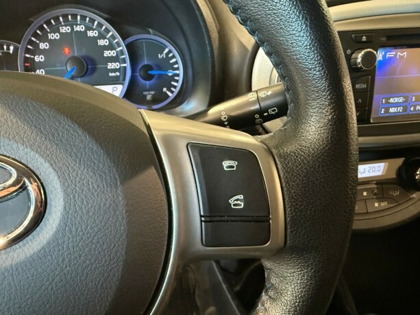 toyota-yaris-bensin-2013-big-21