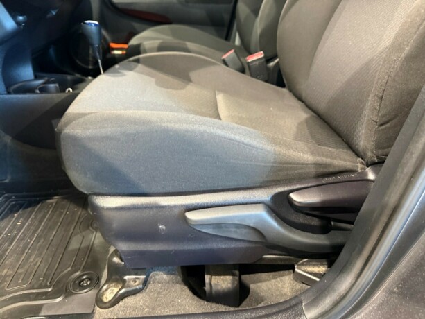 toyota-yaris-bensin-2013-big-28